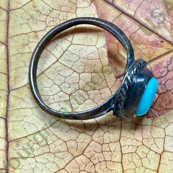Vintage Navajo Sterling Silver & Turquoise Ring Size 5 - Picture 4 of 5